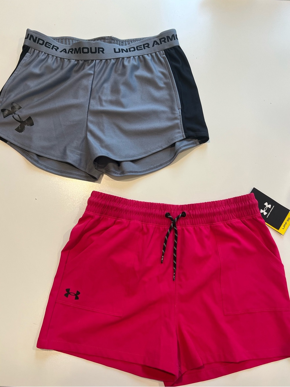 Set of 2 ✨Girls size L under armour shorts